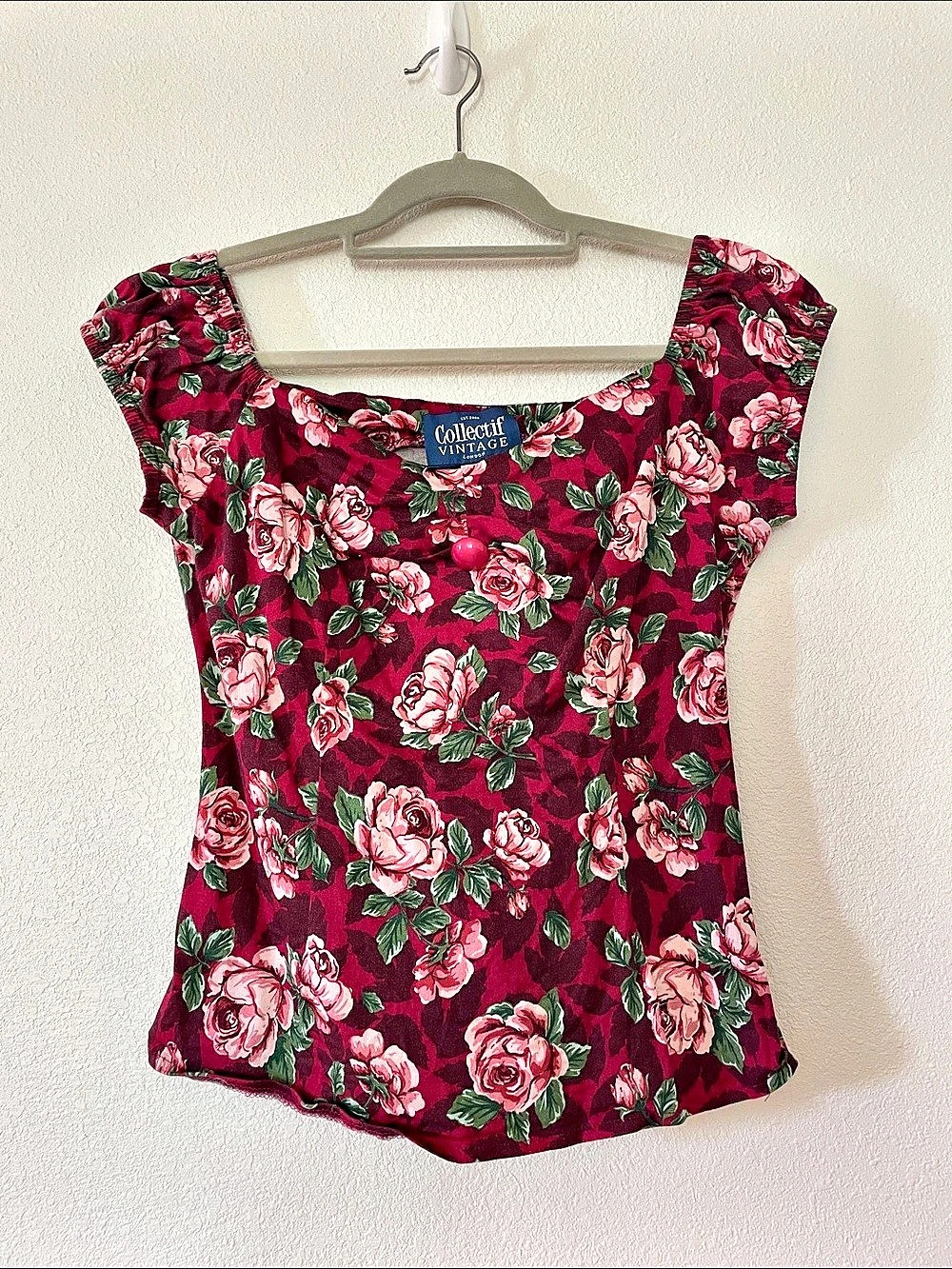 Collectif Vintage Floral Short Sleeve Blouse in Red & Green Size Large